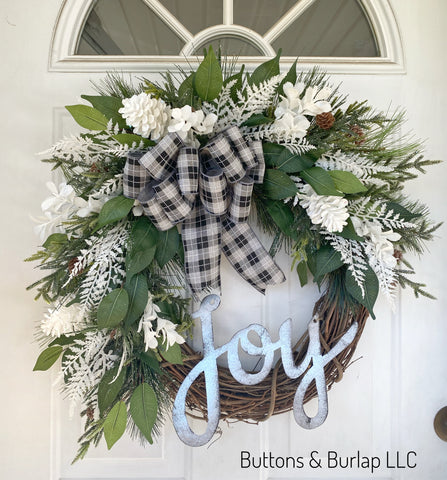 Christmas/Winter wreath with metal joy sign